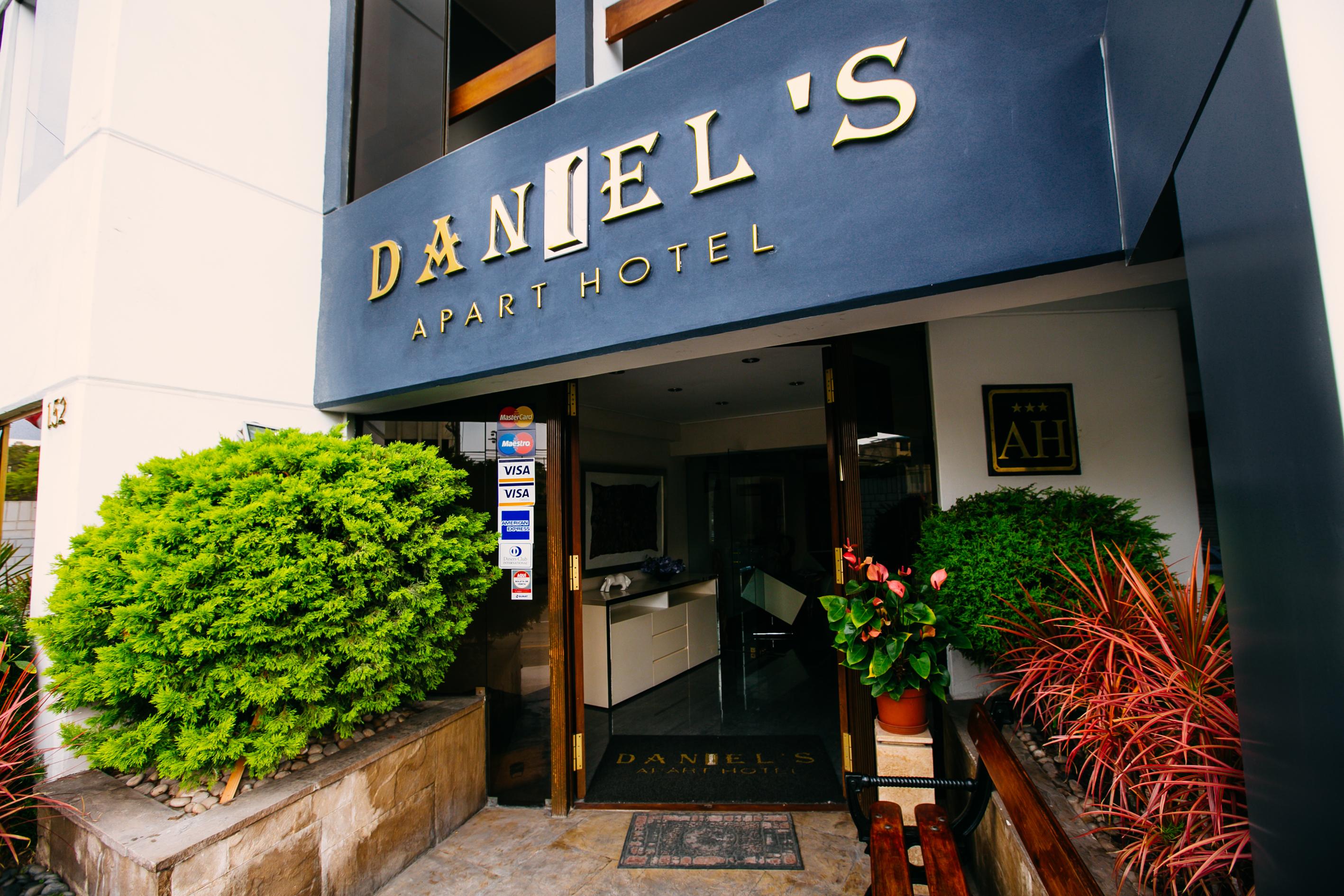 Daniel's 3*