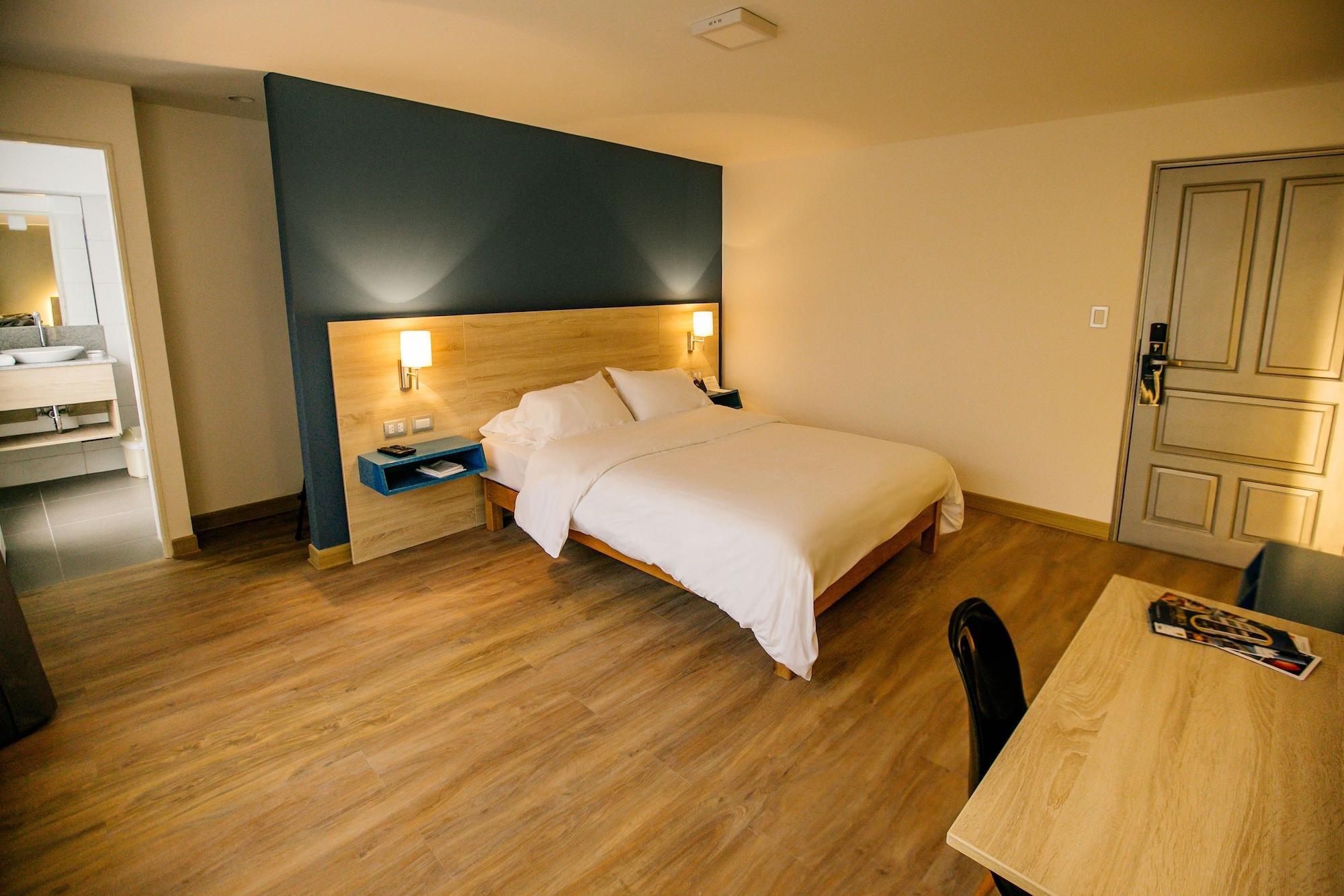Daniel's Hotel 3*